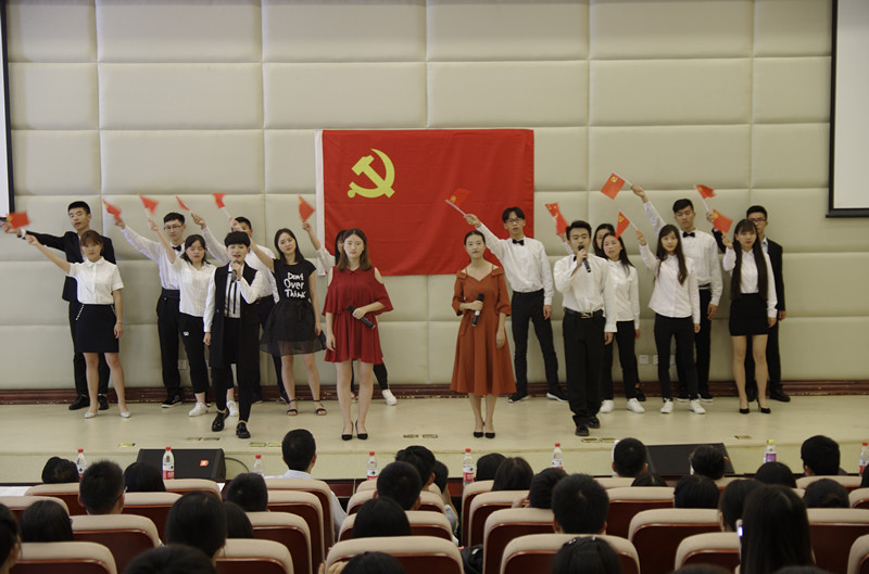 7.党校二班5组歌曲《不忘初心,青年心向党》汇报展示