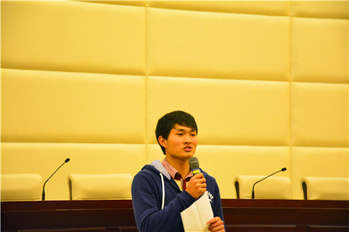 5刘同康同学作报告