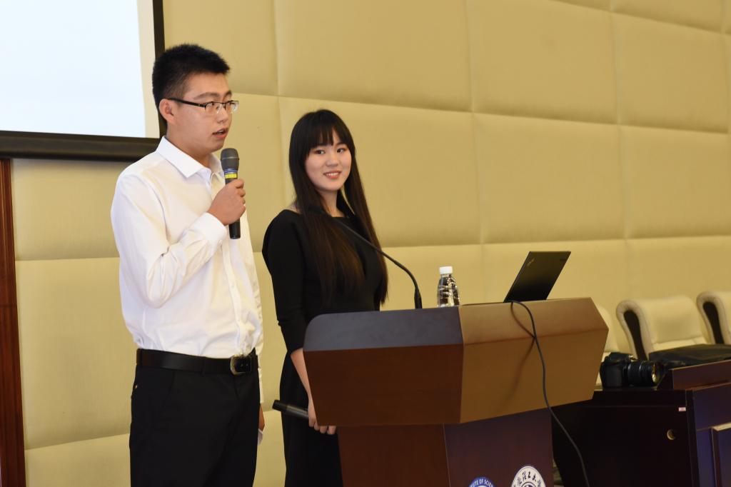 两江讲坛礼仪队主持报告会