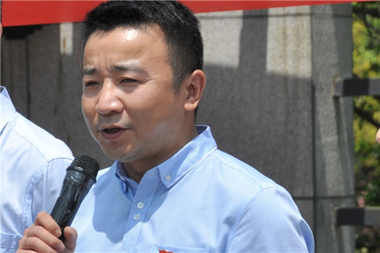 2. 两江校区管委会副主任、两江校区党委副书记周锐讲话