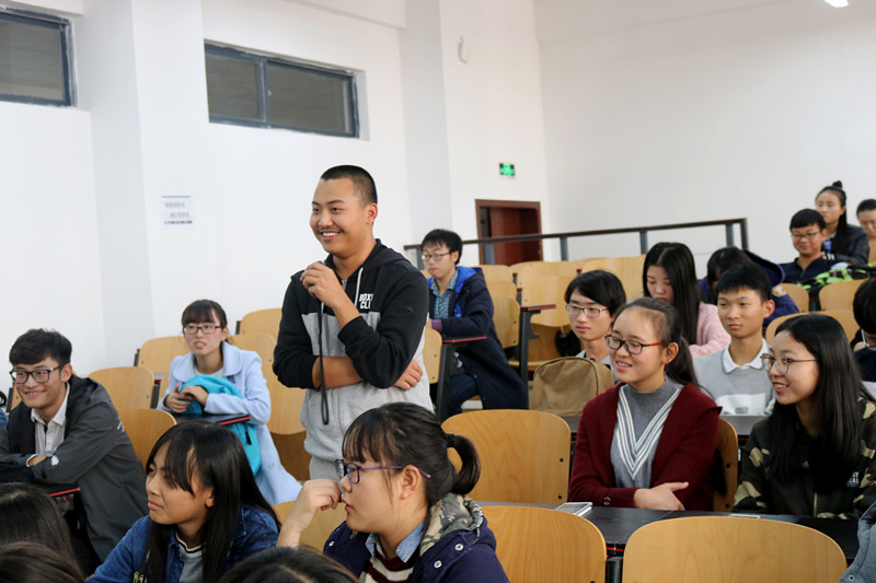 车辆学院心理委员代表发言