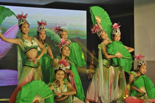 http://www.cqut.edu.cn/__local/9/EC/F8/8AB23574D865EFBCAEA251AAE18_11AB5954_198FF.jpg