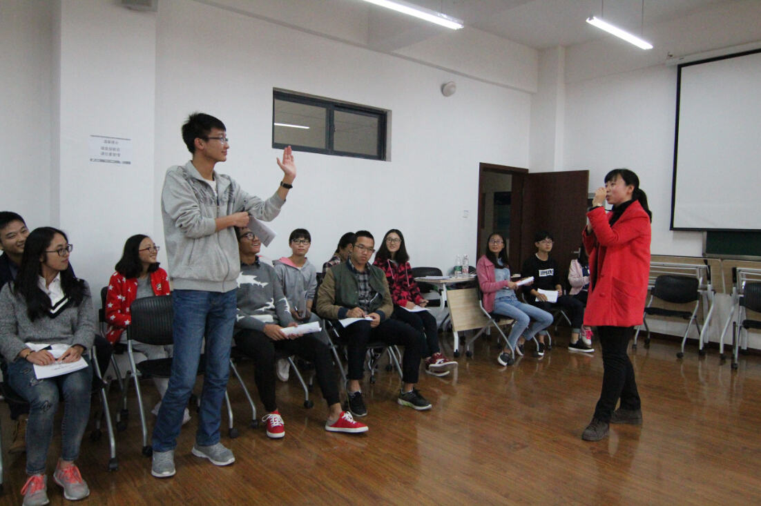 学员积极互动提问