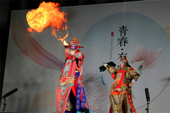 高雅艺术进校园6:2015年“高雅艺术进校园”川剧折子戏专场演出_副本