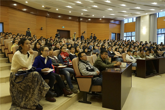 2.两江校区学生干部聆听申晓东老师讲座现场